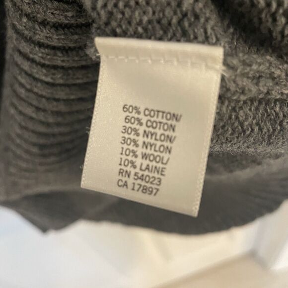 Banana Republic Sweater - Picture 7 of 8